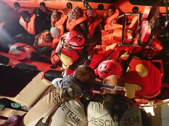 Image of Open Arms migrant rescue NGO at work in the Mediterranean (Proactiva Open Arms)